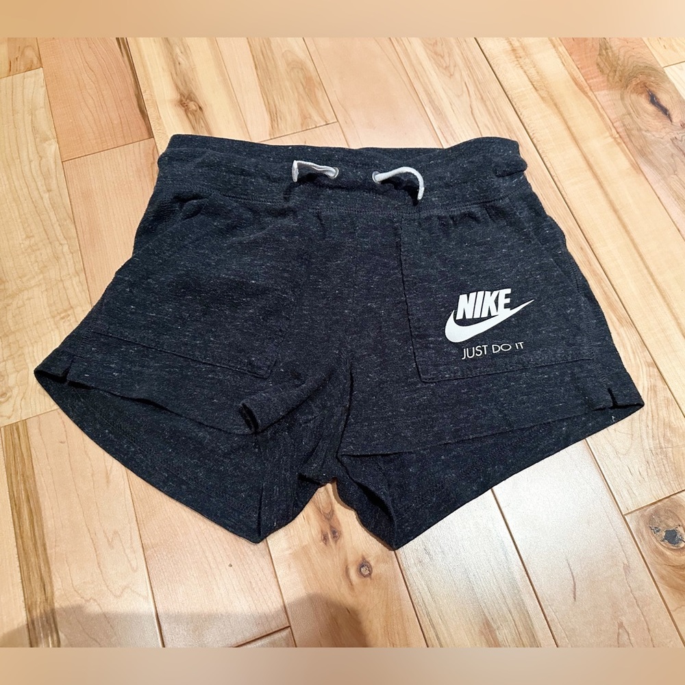 XS Nike Pocketed Shorts